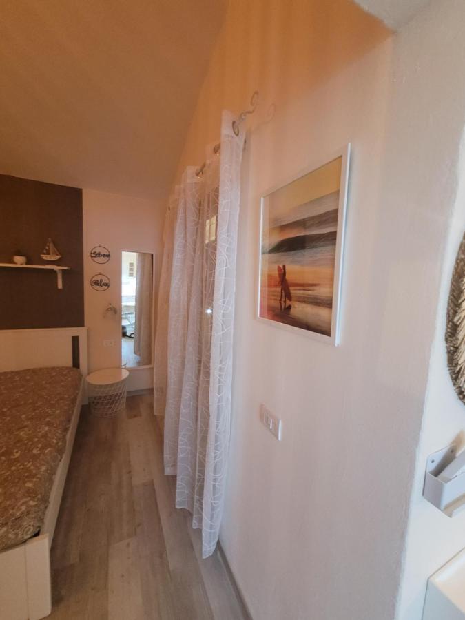Surf House Mirice Apartment Vignola Mare Exterior foto