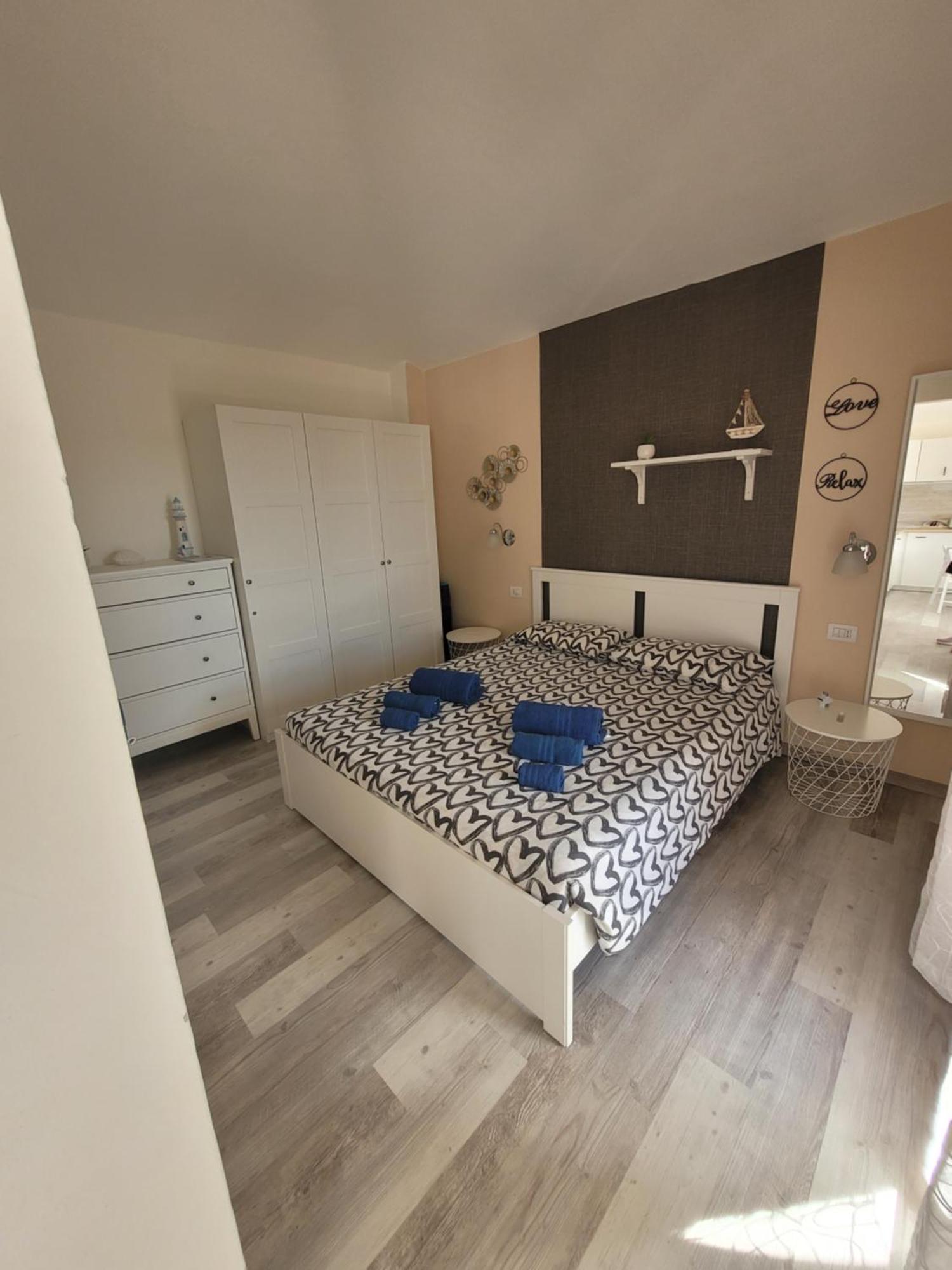 Surf House Mirice Apartment Vignola Mare Exterior foto